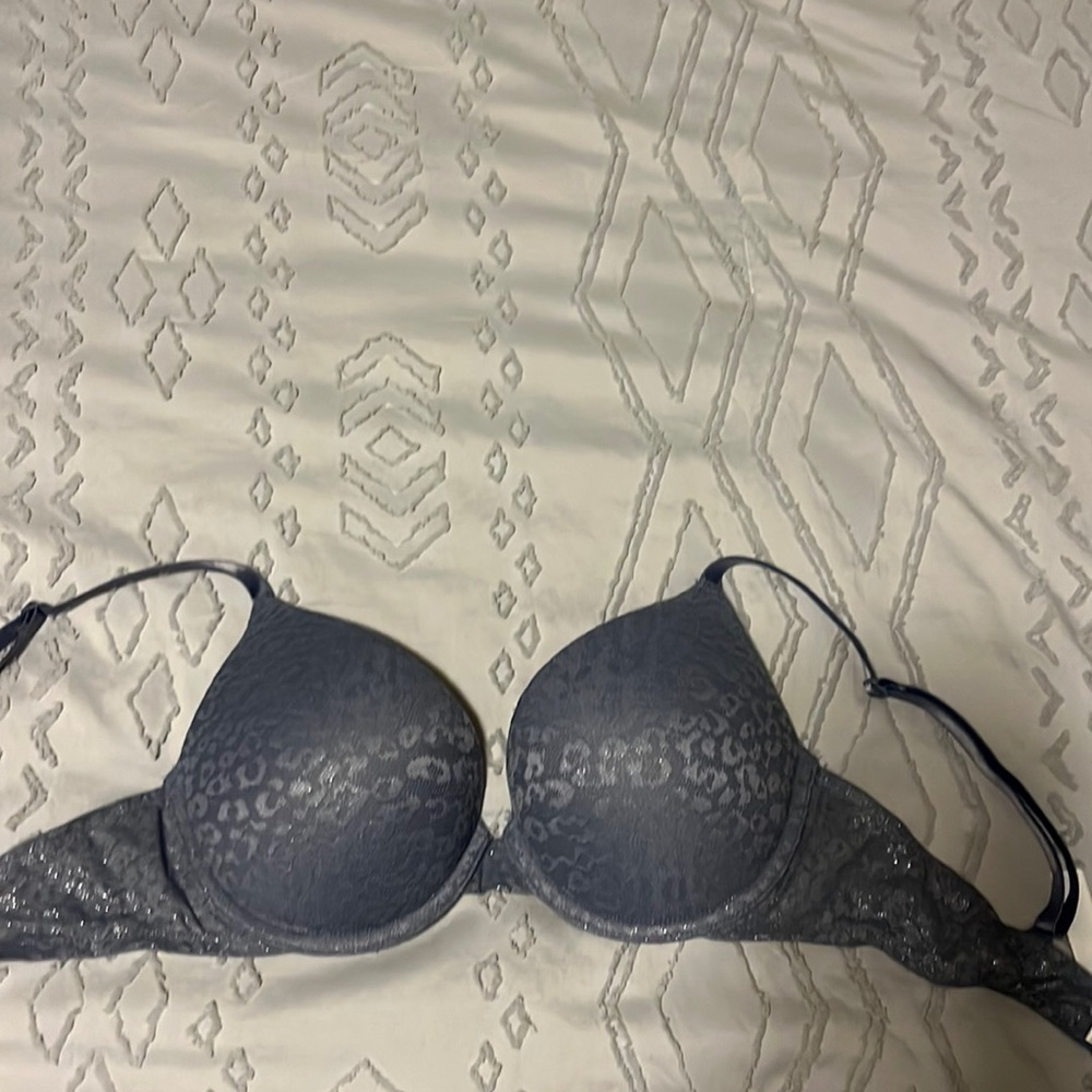 Victoria Secret Pink bra, worn 2x. Basically brand new!